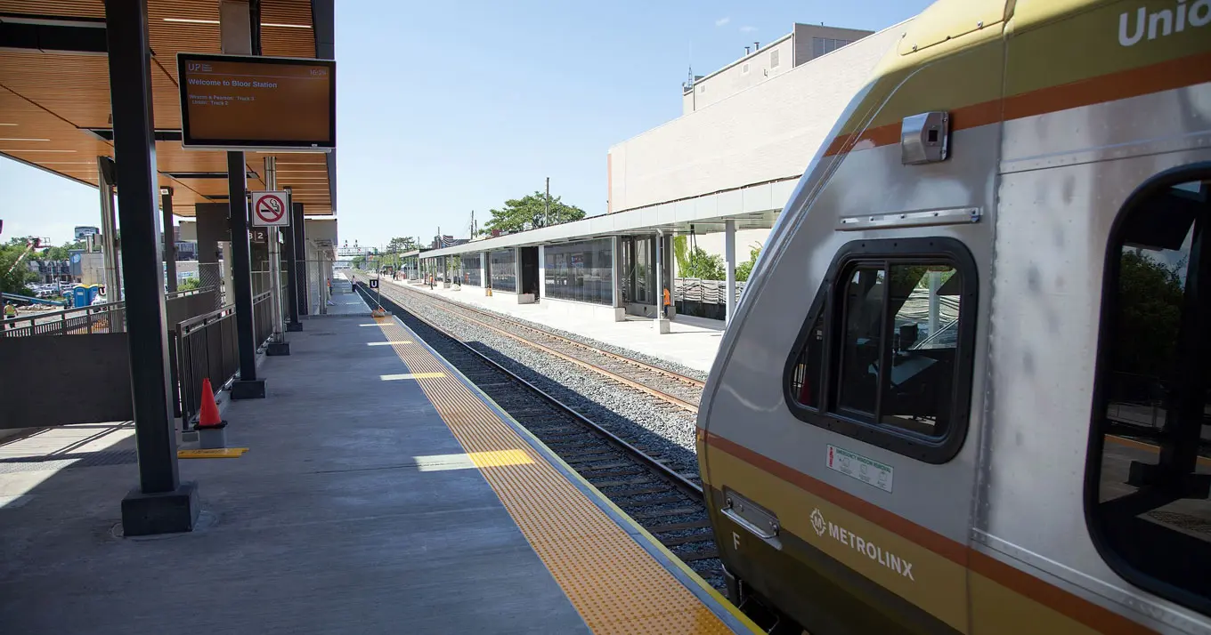 Bloor Go by Triumph Cladding